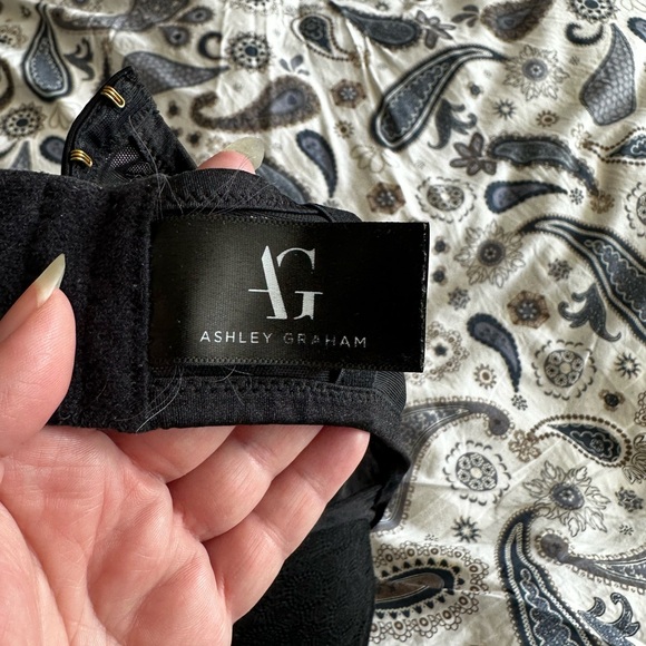 Plus Size Ashley Graham Bra - Picture 4 of 5